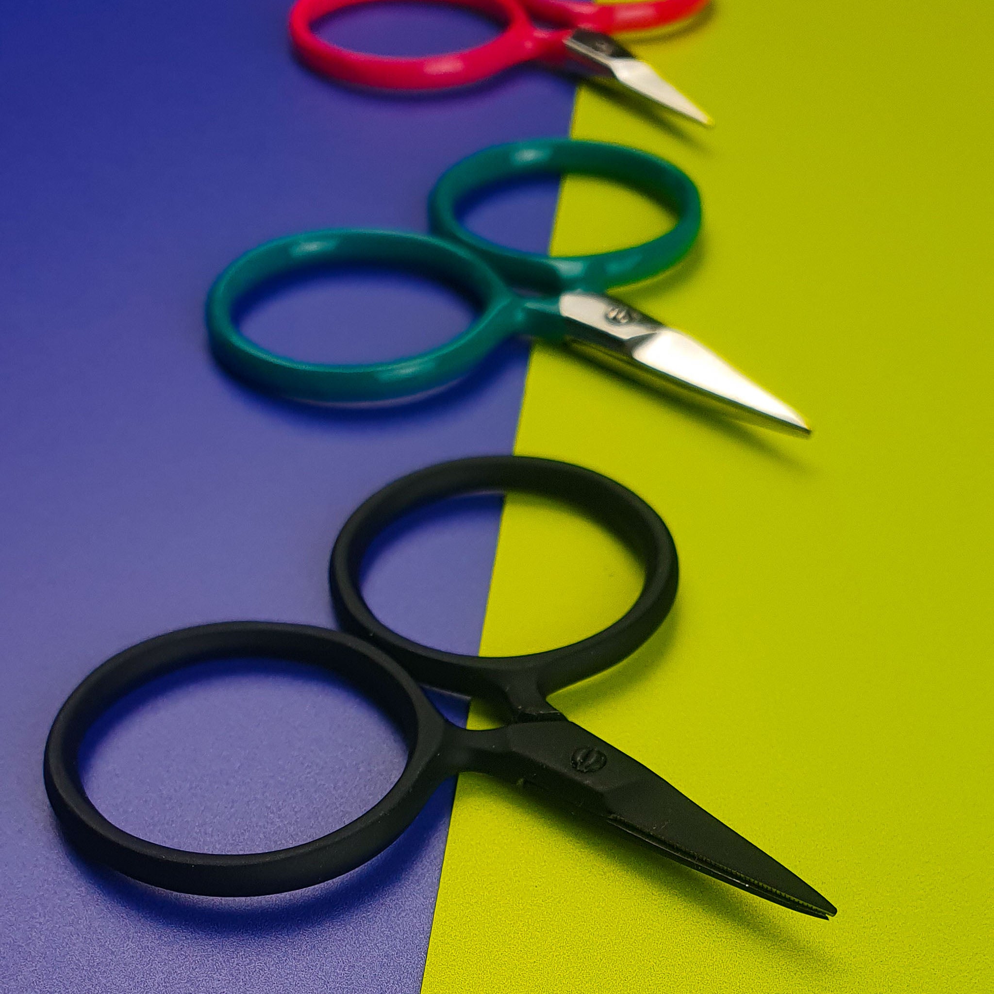 Kelmscott Design Putford Embroidery Scissor Black Close Up