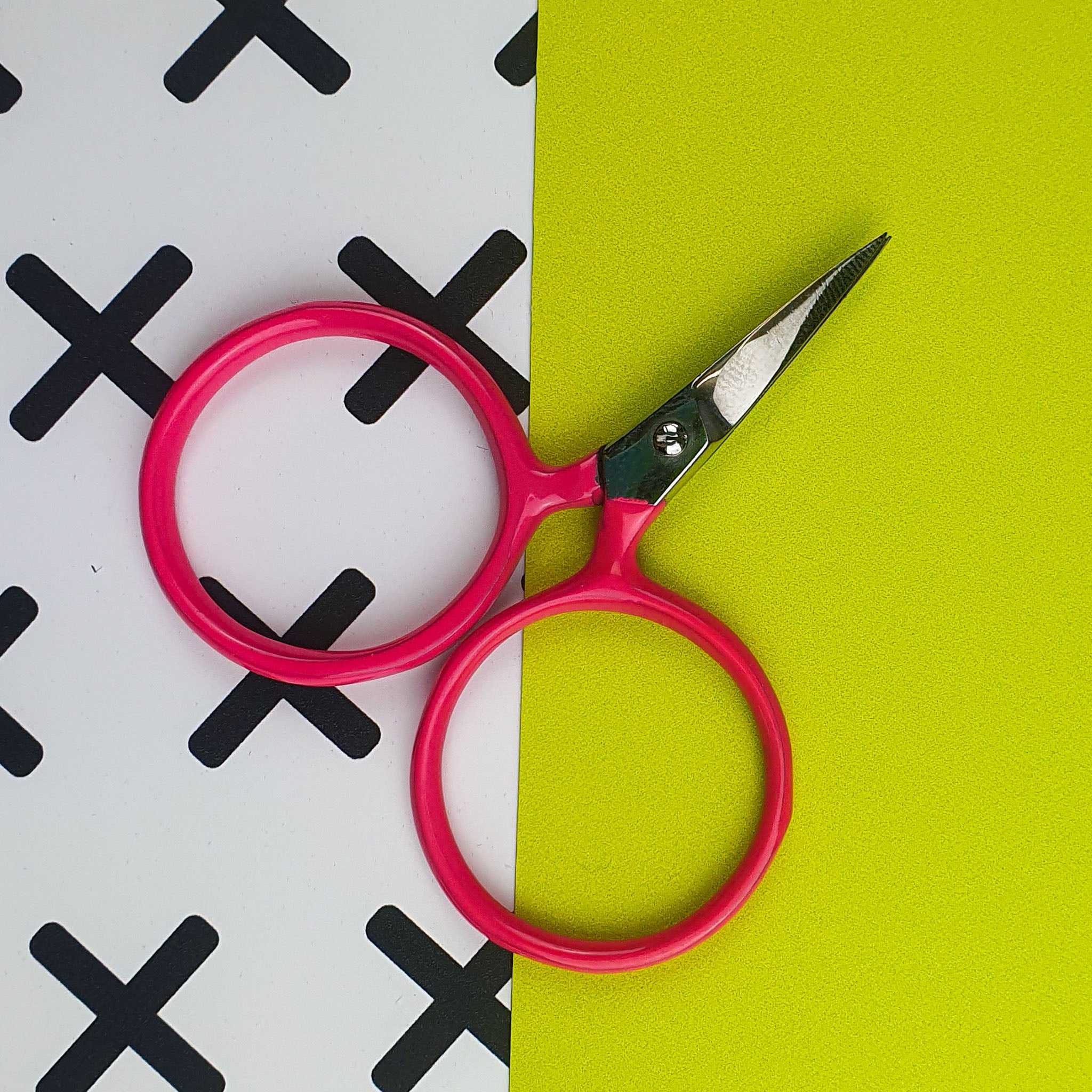 Kelmscott Design Putford Embroidery Scissor Pink