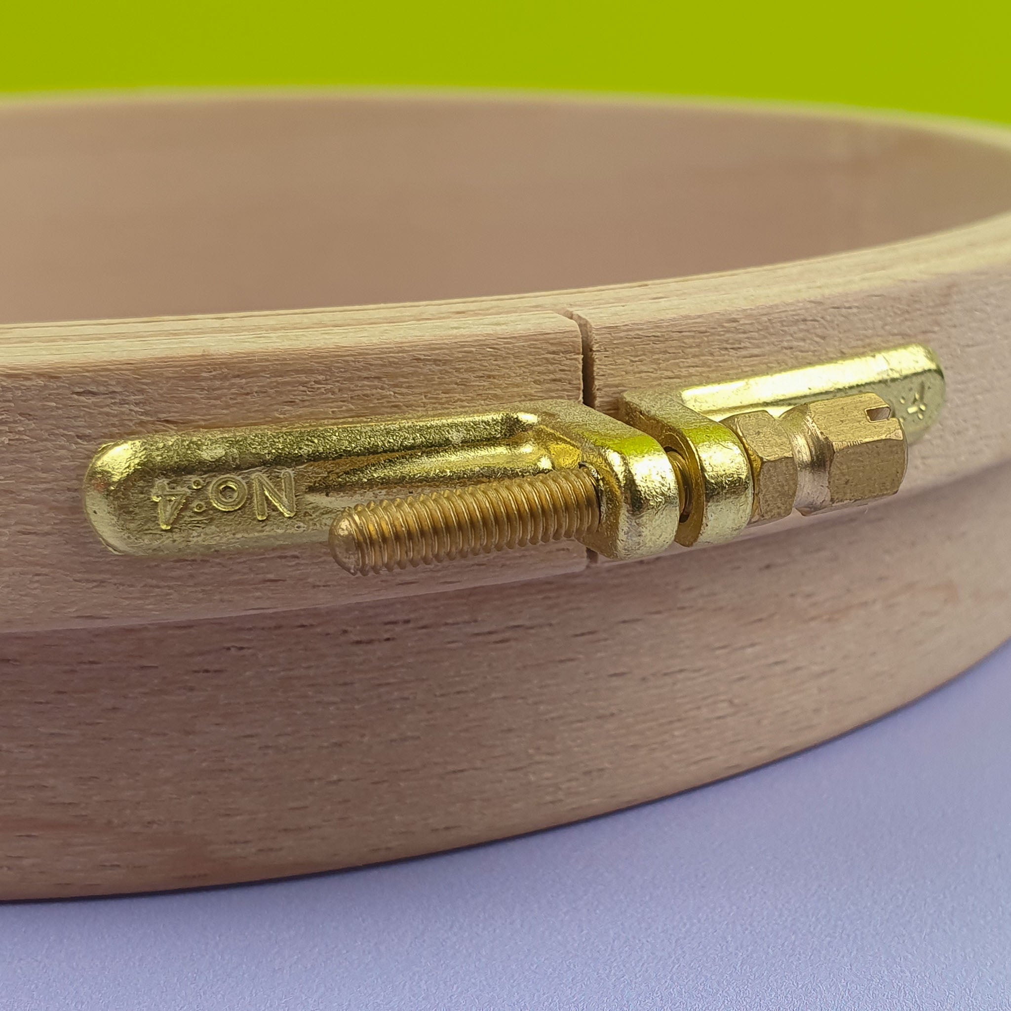 Nurge Punch Needle Hoop close up of screw