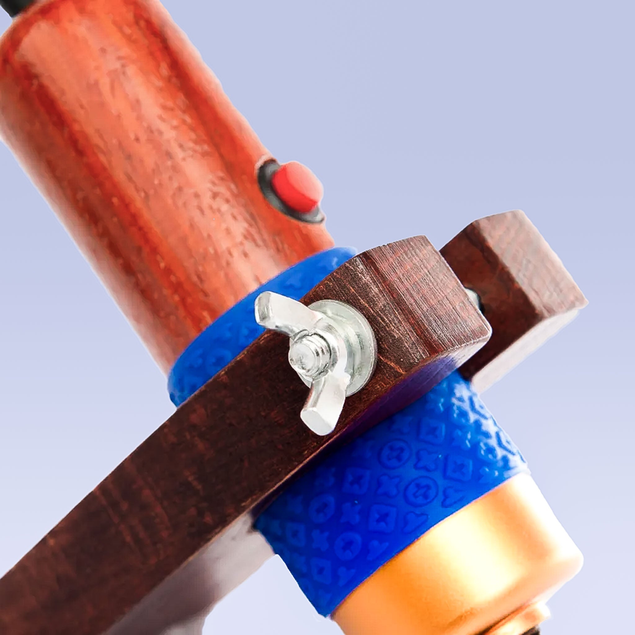 Rosewood Carver Holder Close up