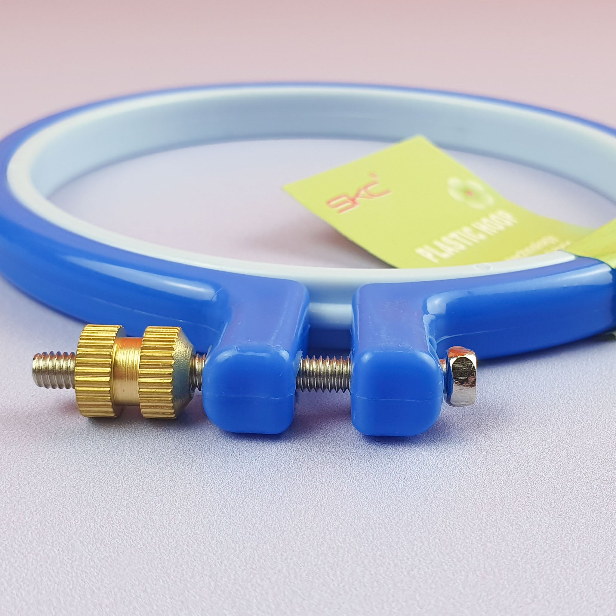 SKC Embroidery Hoop Blue 4 Inch Close up