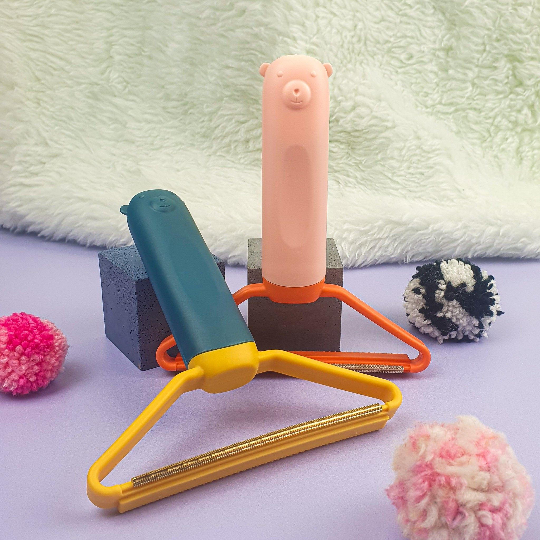 Tufting Fluff Remover Lint Scraper Pink / Orange both colours
